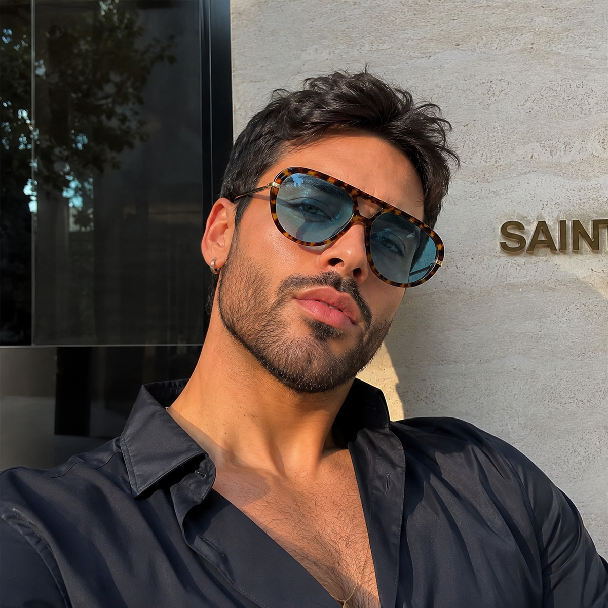 IMPERIA AVIATOR™ — Le regard qui attire l’attention avant même les mots.