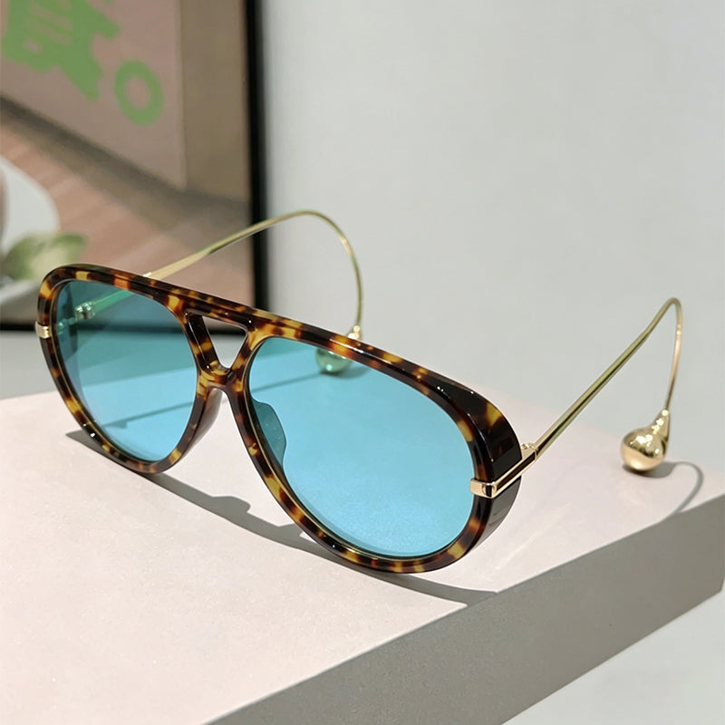 IMPERIA AVIATOR™ — Le regard qui attire l’attention avant même les mots.