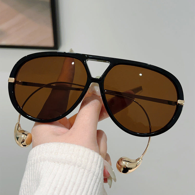 IMPERIA AVIATOR™ Lo sguardo che cattura l'attenzione prima ancora delle parole.