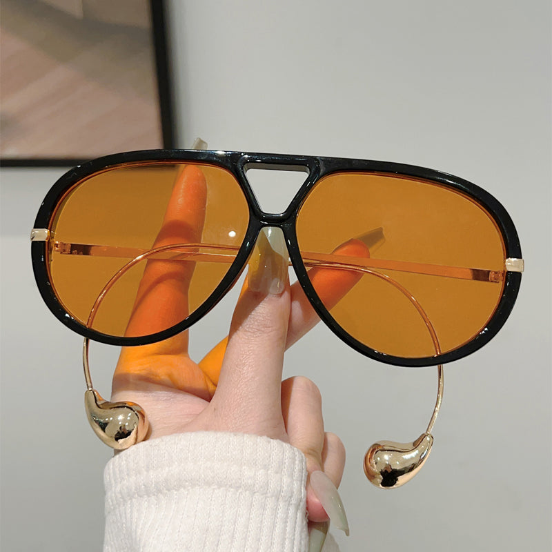 IMPERIA AVIATOR™ Lo sguardo che cattura l'attenzione prima ancora delle parole.