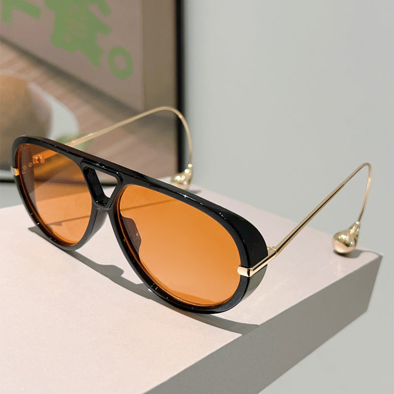 IMPERIA AVIATOR™ — Le regard qui attire l’attention avant même les mots.